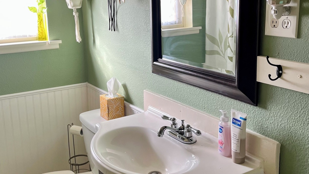 Photo of Bathroom in Seymour