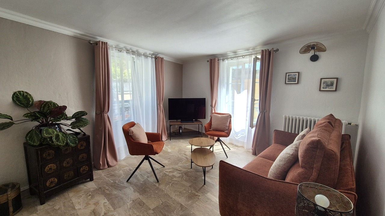 Photo of Livingroom in Fontainebleau
