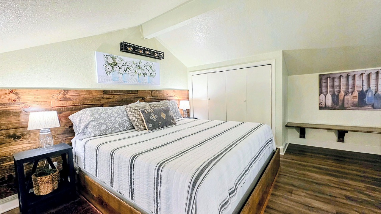 Photo of Bedroom in Mid America
