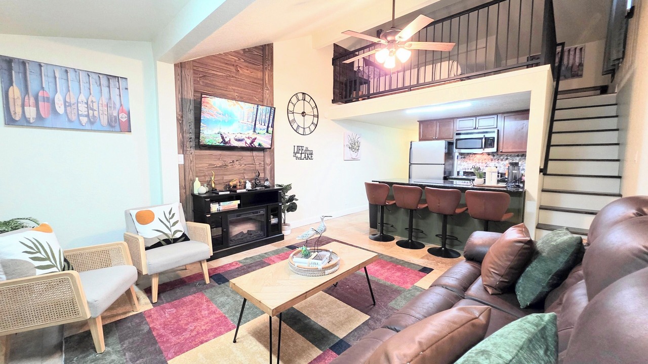 Photo of Livingroom in Mid America