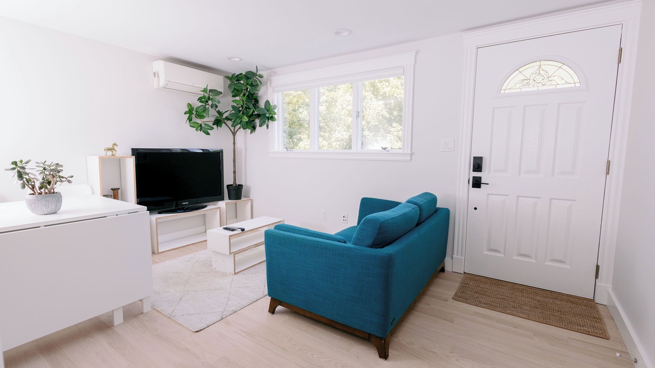 Photo of Livingroom in Beverly