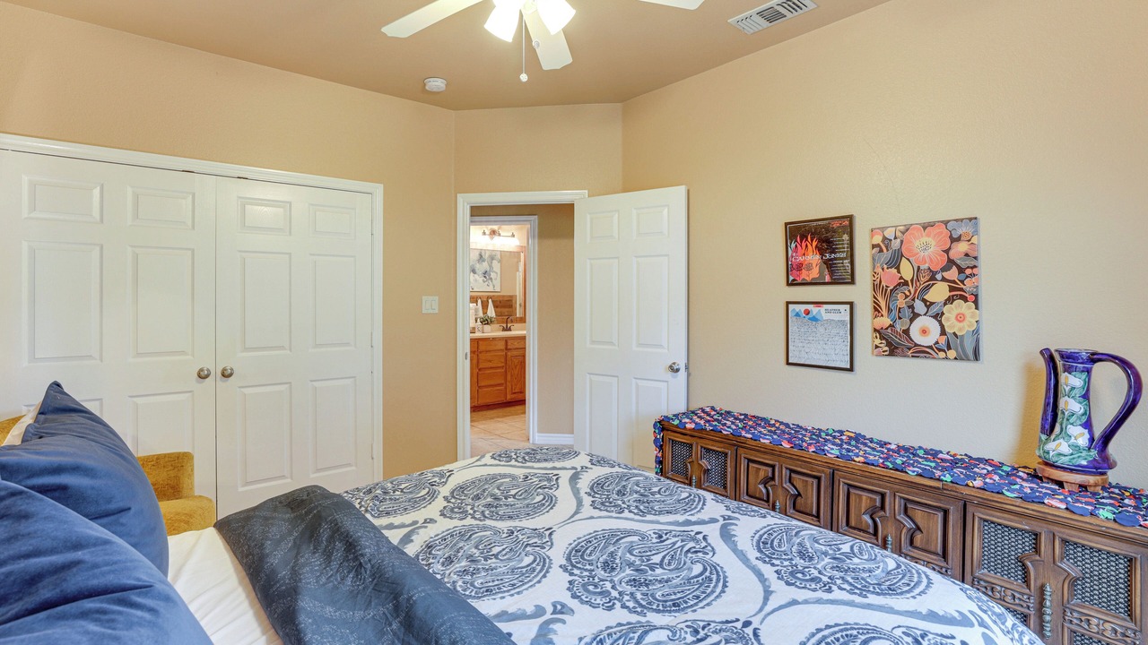 Photo of Bedroom in Crowley