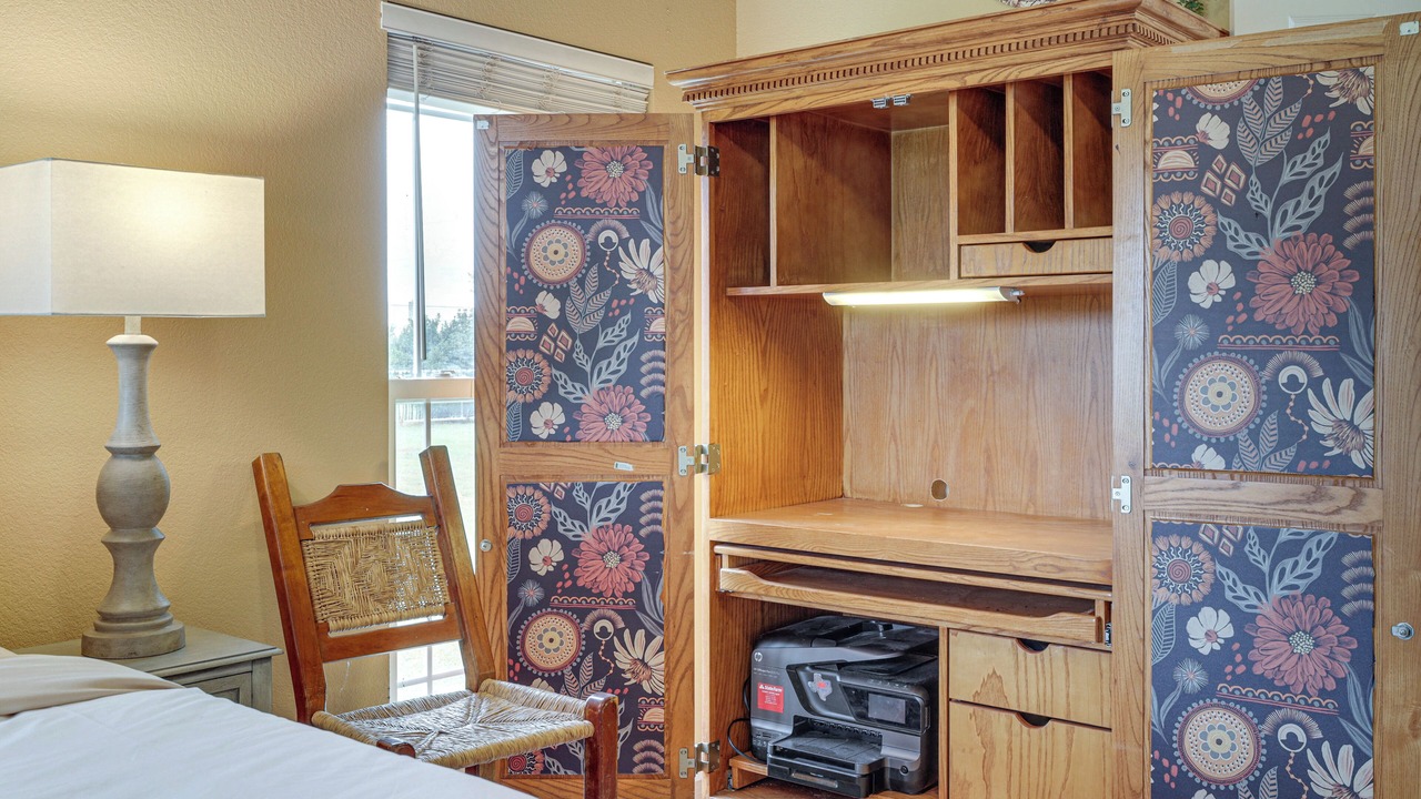 Photo of Bedroom in Crowley