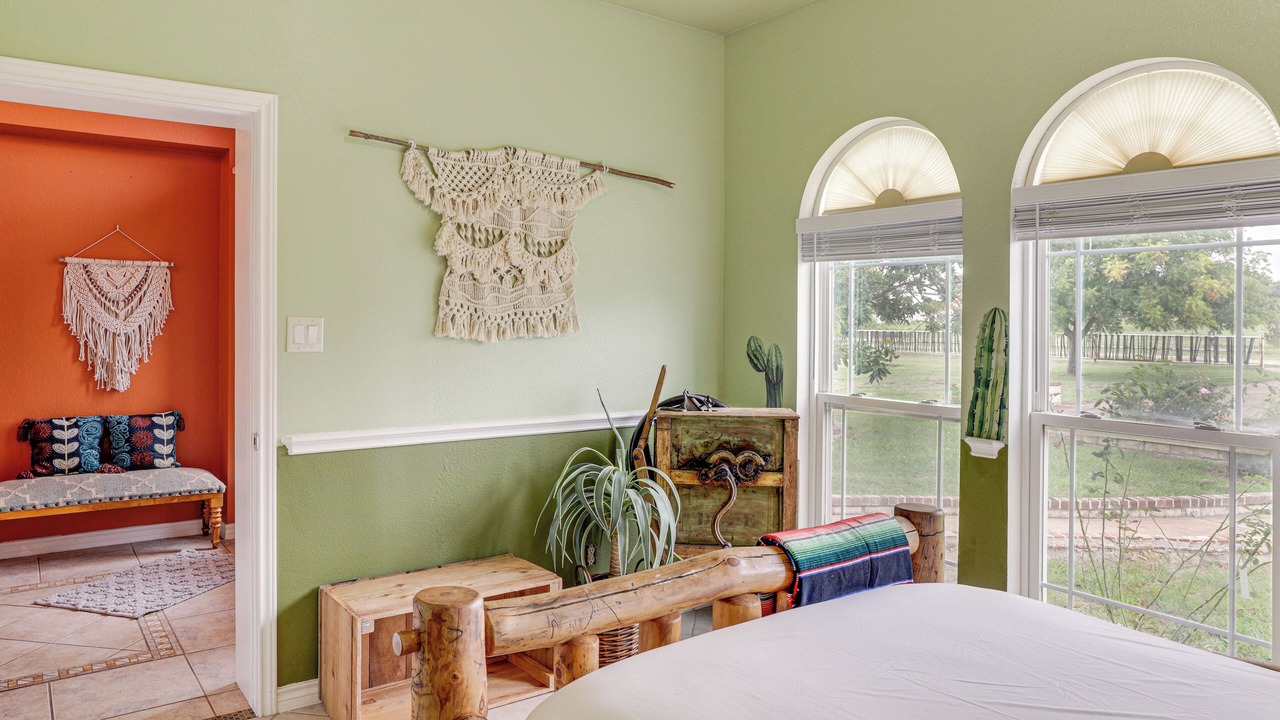Photo of Bedroom in Crowley