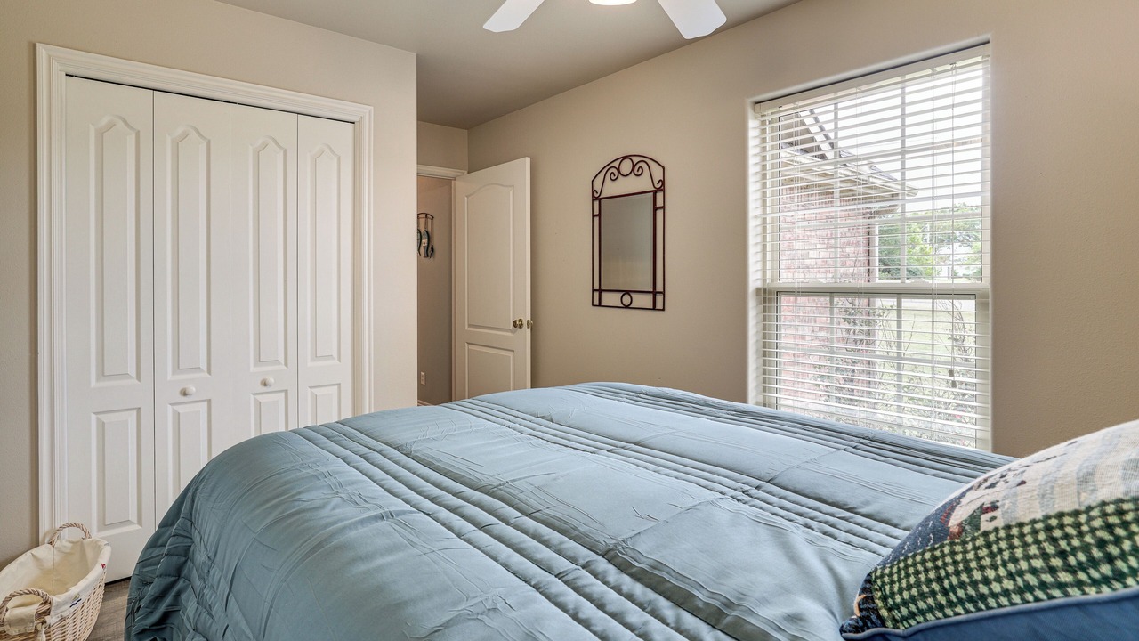 Photo of Bedroom in Grove