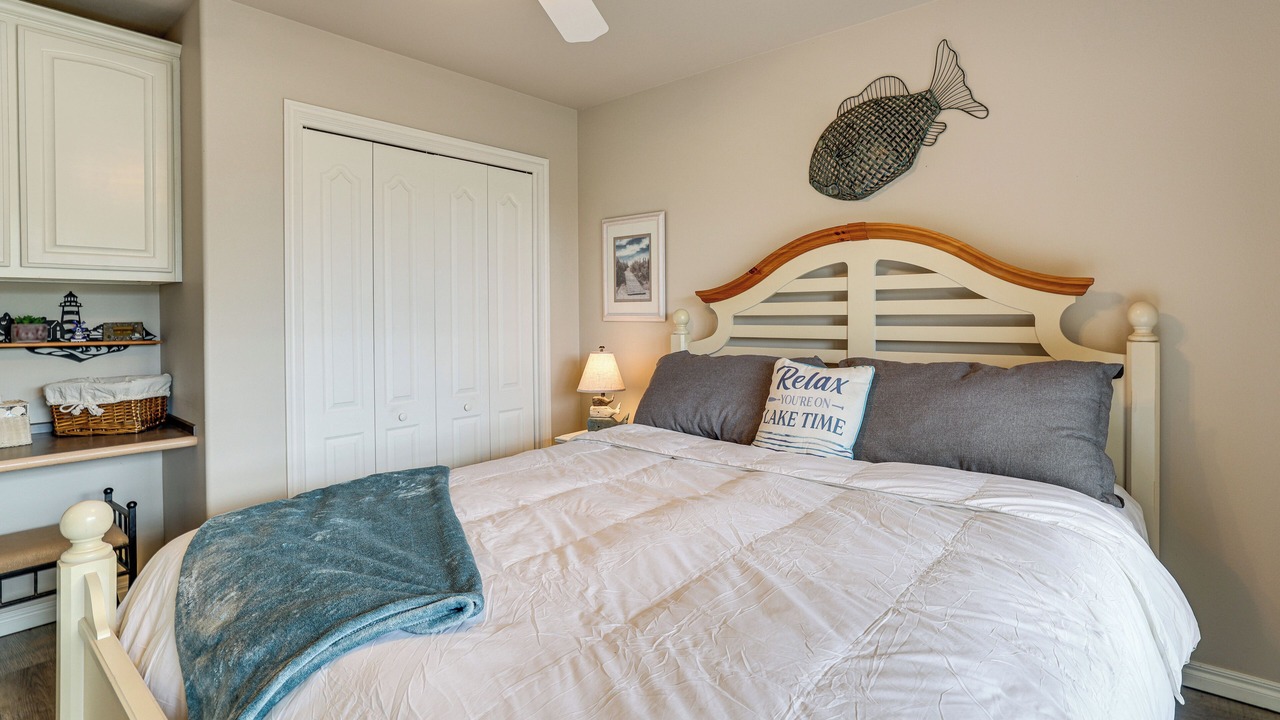 Photo of Bedroom in Grove