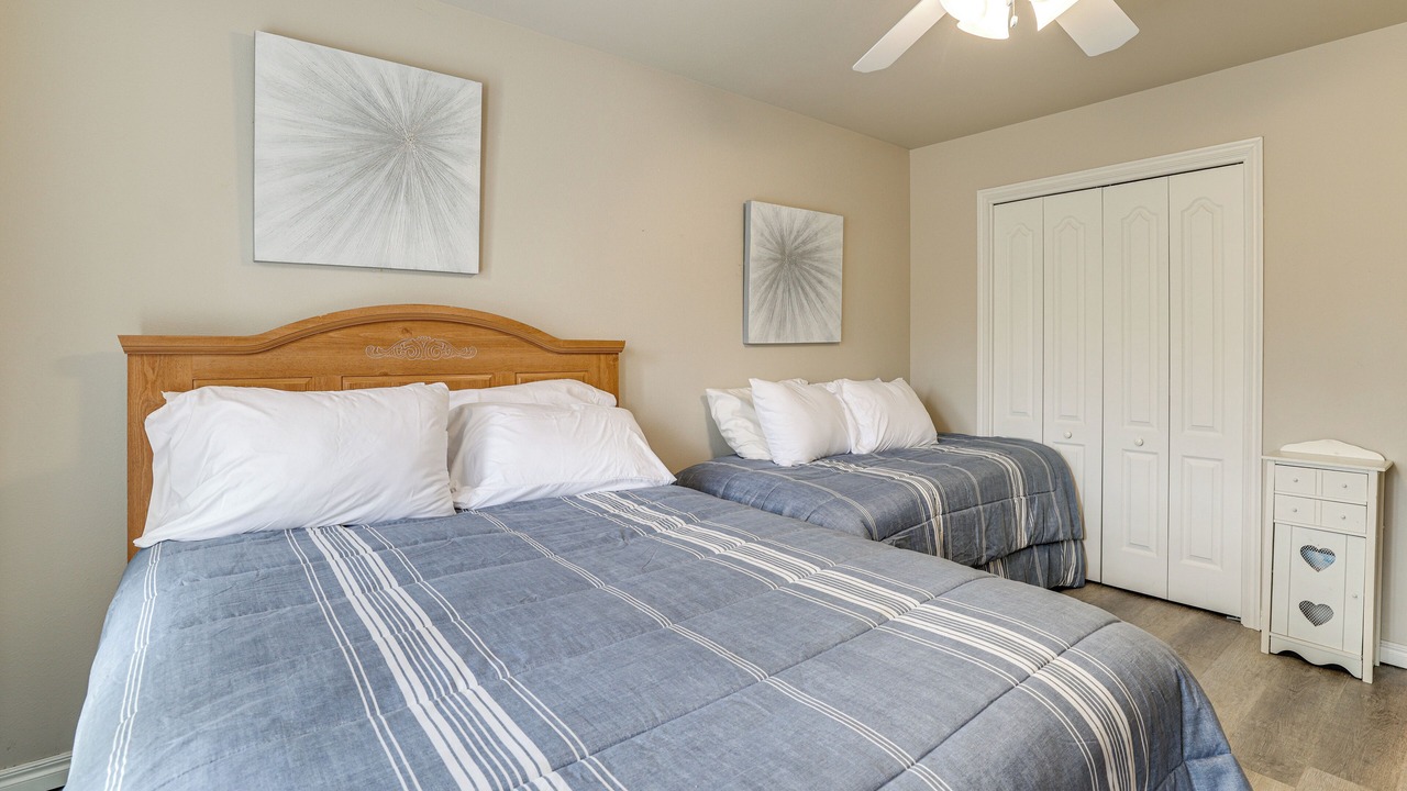 Photo of Bedroom in Grove