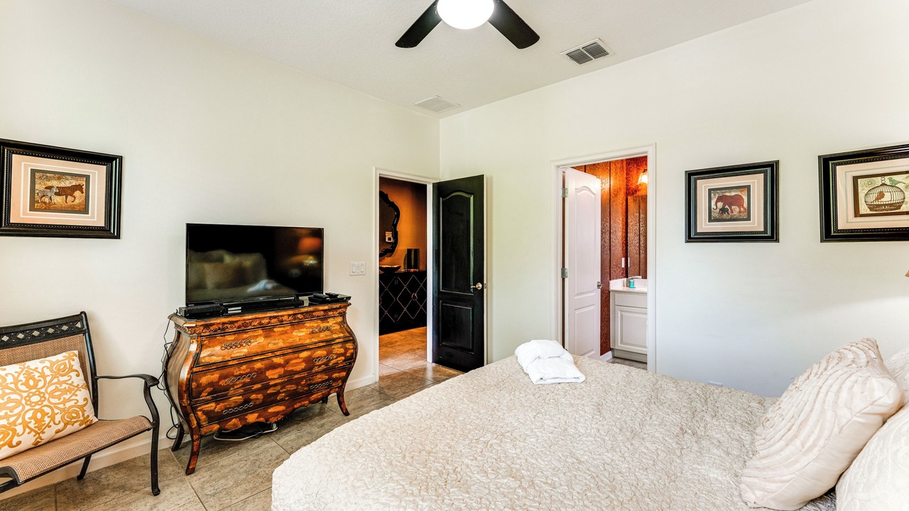 Photo of Bedroom in Watersong