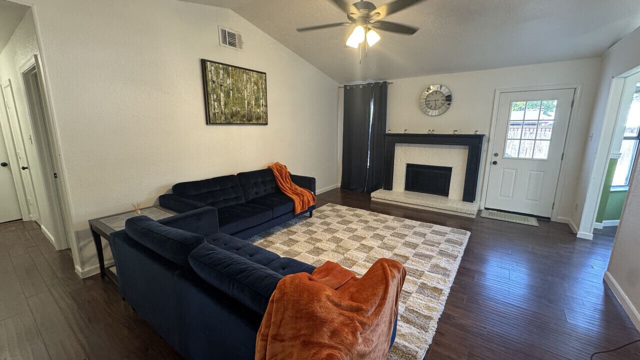 Photo of Livingroom in Wylie