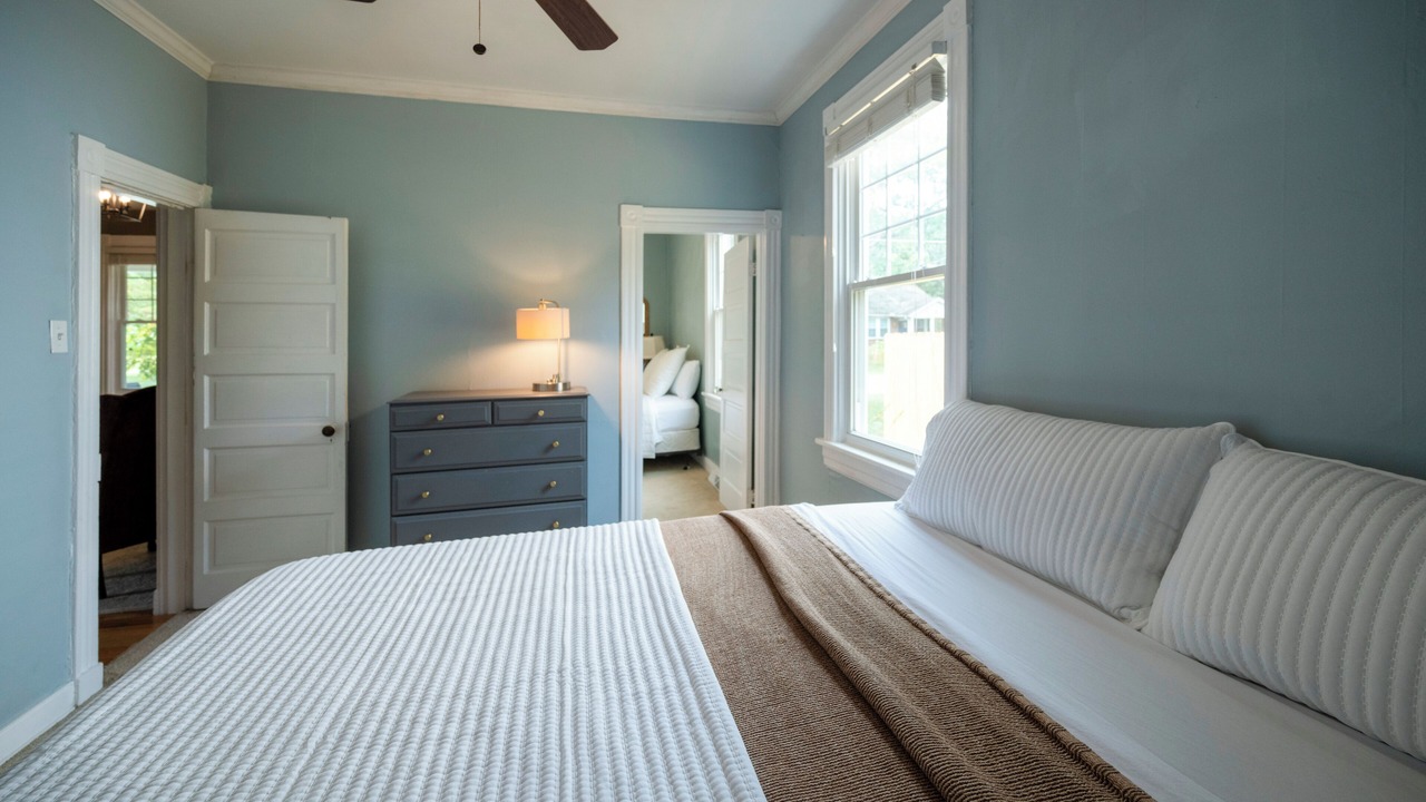 Photo of Bedroom in Lakeside
