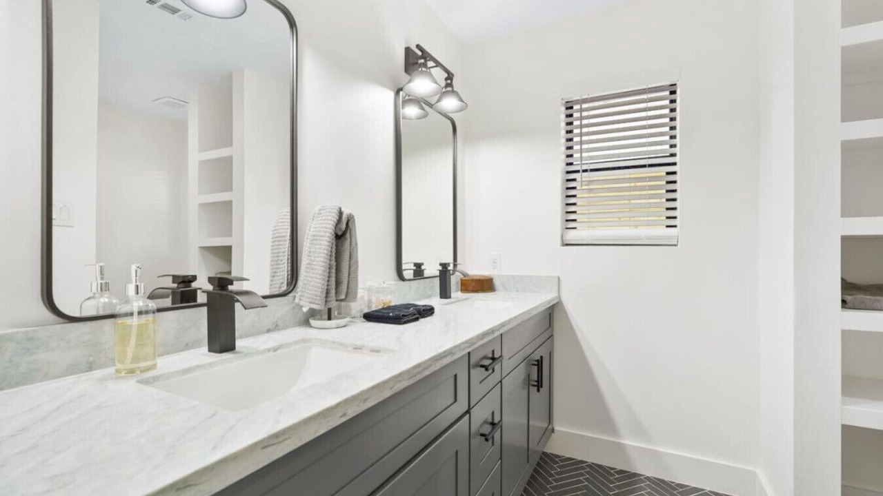 Photo of Bathroom in Woodlake - Briar Meadow