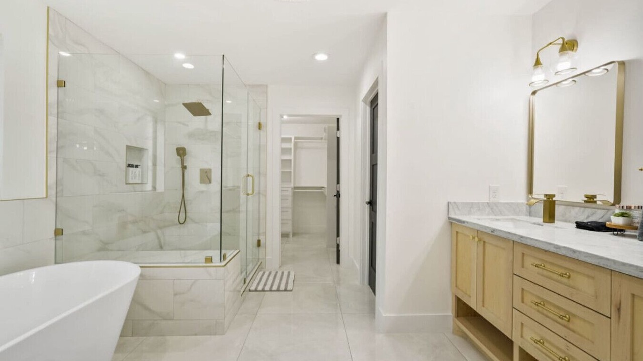 Photo of Bathroom in Woodlake - Briar Meadow