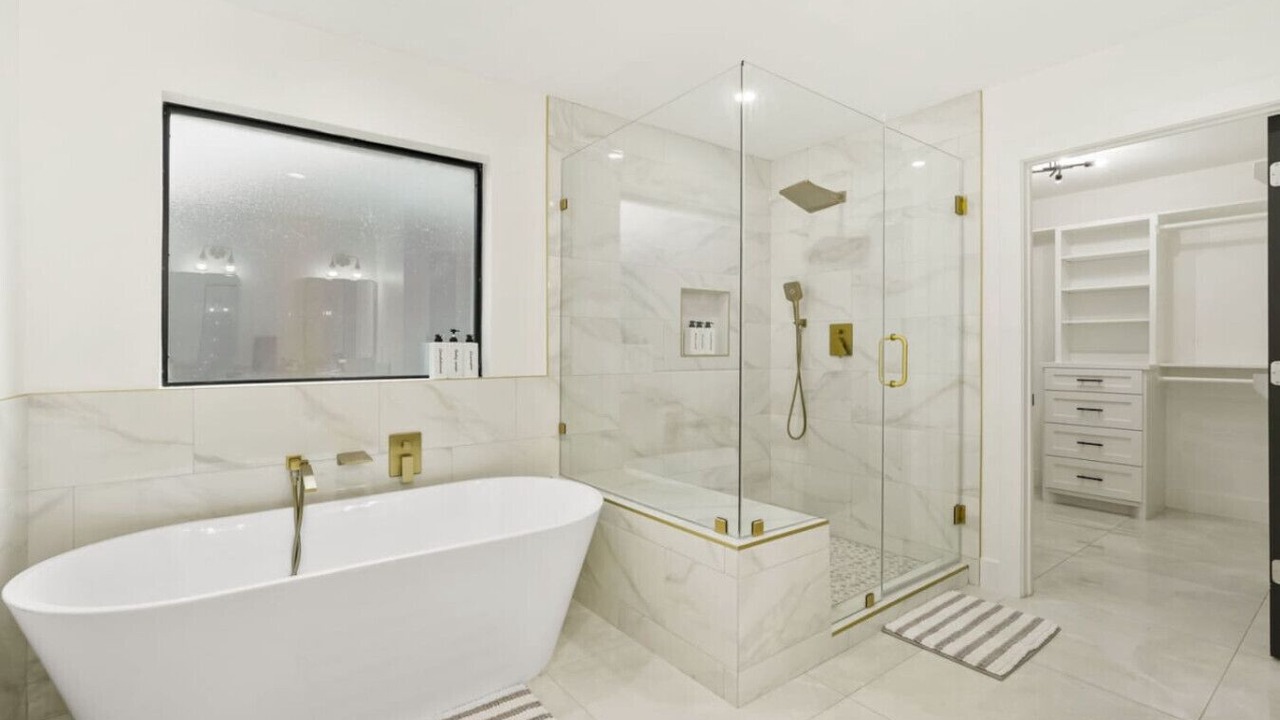 Photo of Bathroom in Woodlake - Briar Meadow