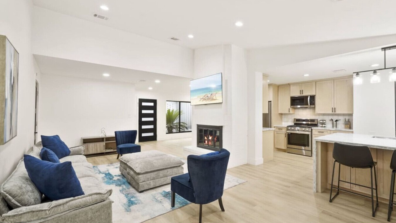 Photo of Livingroom in Woodlake - Briar Meadow