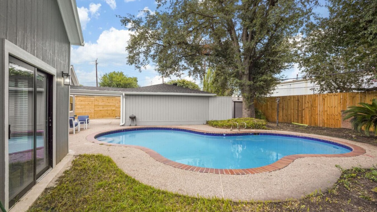 Photo of Outdoor in Woodlake - Briar Meadow