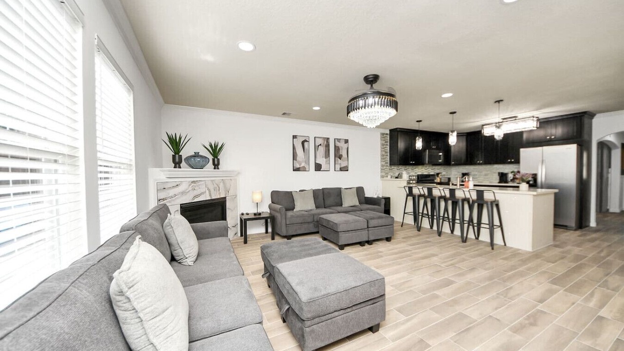 Photo of Livingroom in Northeast Houston
