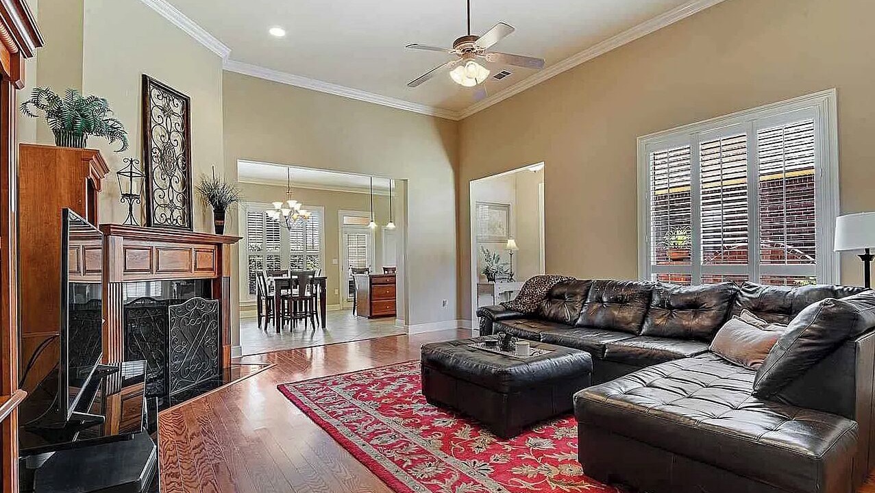Photo of Livingroom in Prairieville