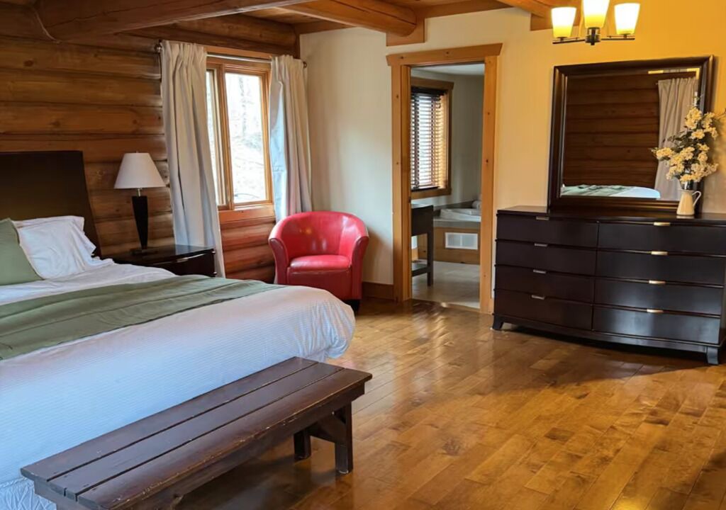 Photo of Bedroom in Saint-Faustin-Lac-Carre