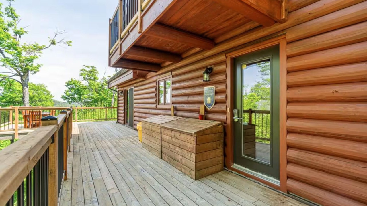 Photo of Patio Balcony in Saint-Faustin-Lac-Carre