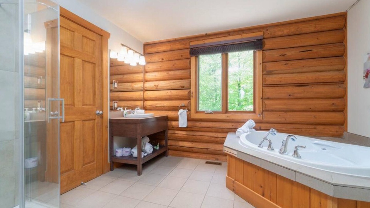 Photo of Bathroom in Saint-Faustin-Lac-Carre