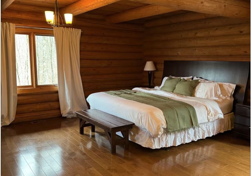 Photo of Bedroom in Saint-Faustin-Lac-Carre
