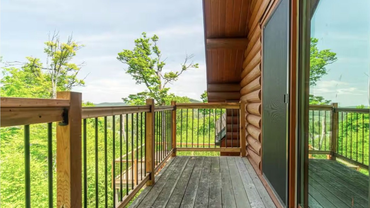 Photo of Patio Balcony in Saint-Faustin-Lac-Carre