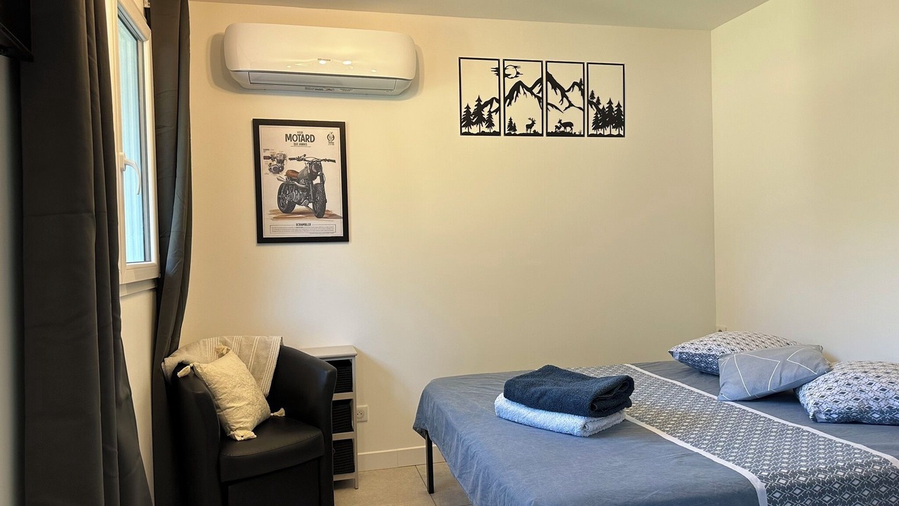 Photo of Bedroom in Saint-Vincent-de-Mercuze