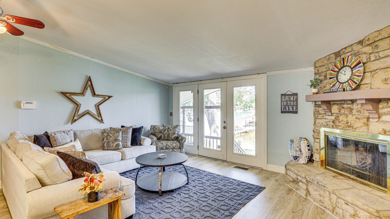 Photo of Livingroom in Carolyn Estates