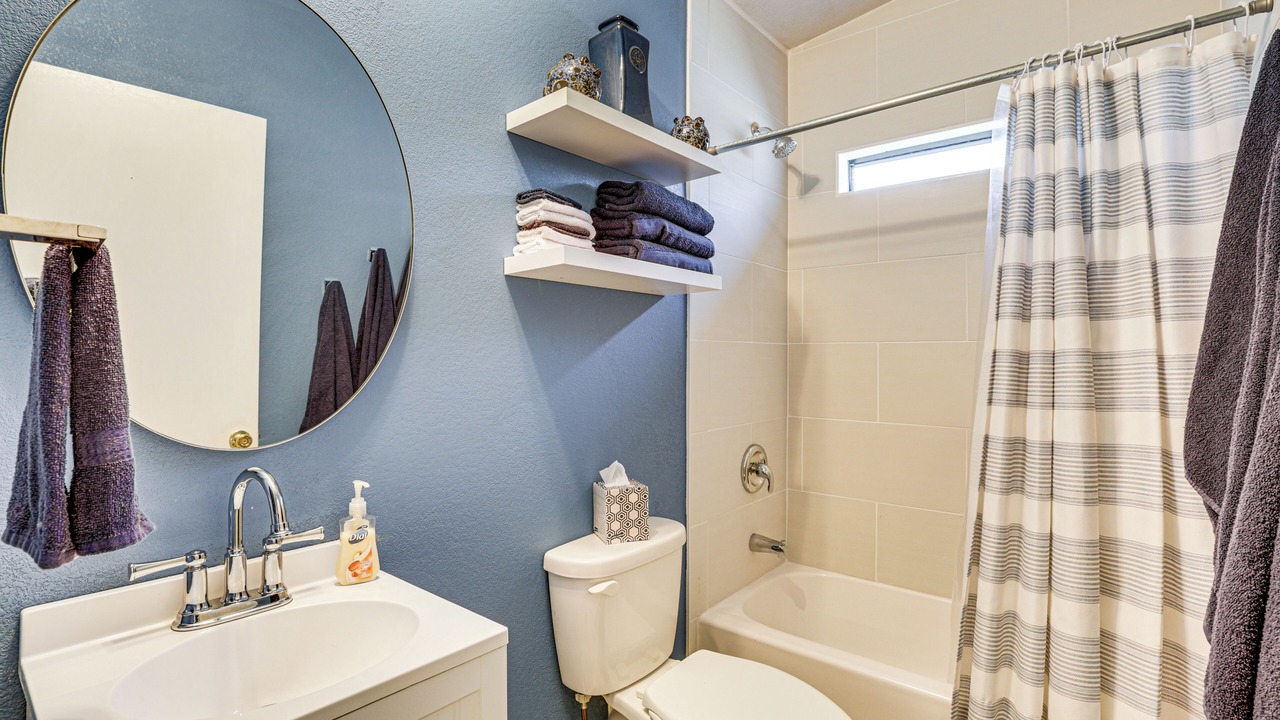 Photo of Bathroom in Carolyn Estates
