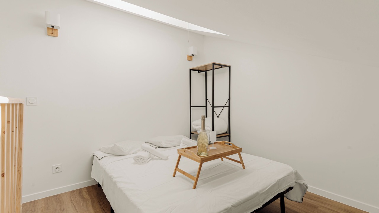 Photo of Bedroom in Decines-Charpieu