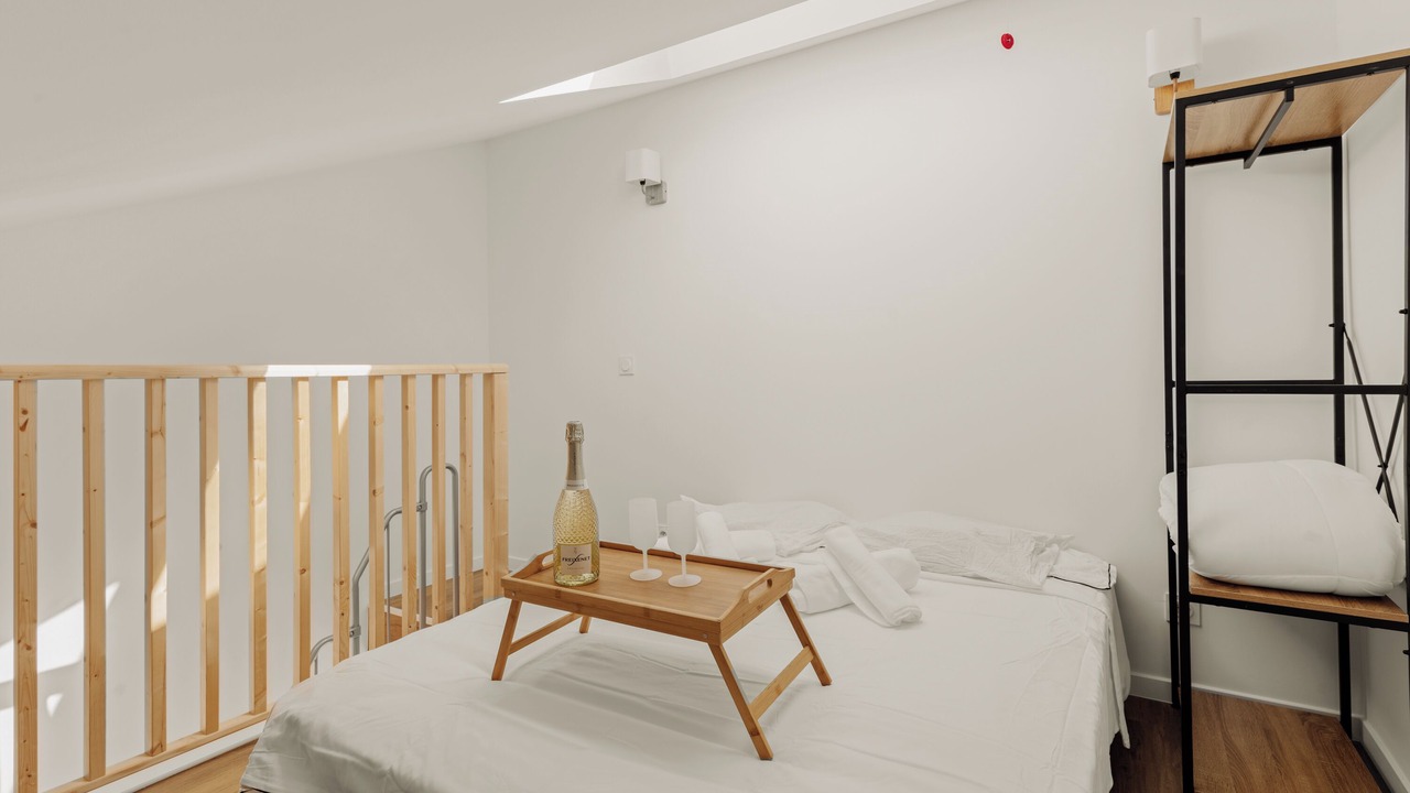 Photo of Bedroom in Decines-Charpieu