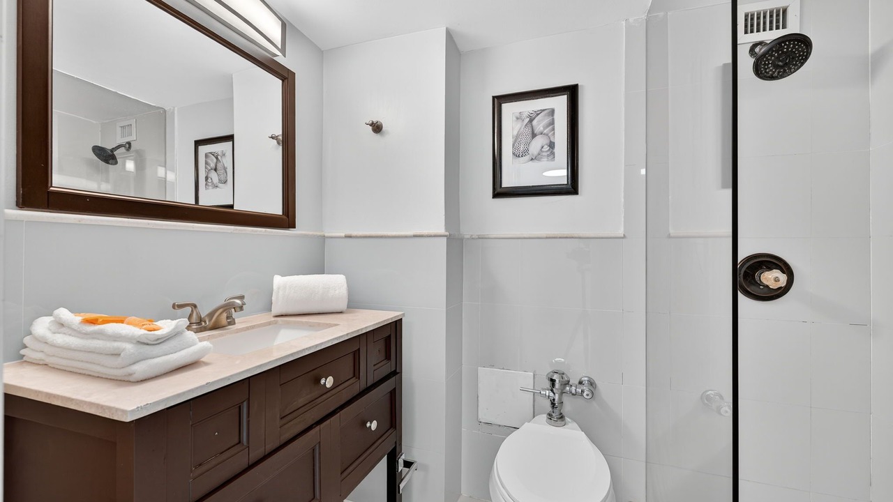 Photo of Bathroom in Galt Mile