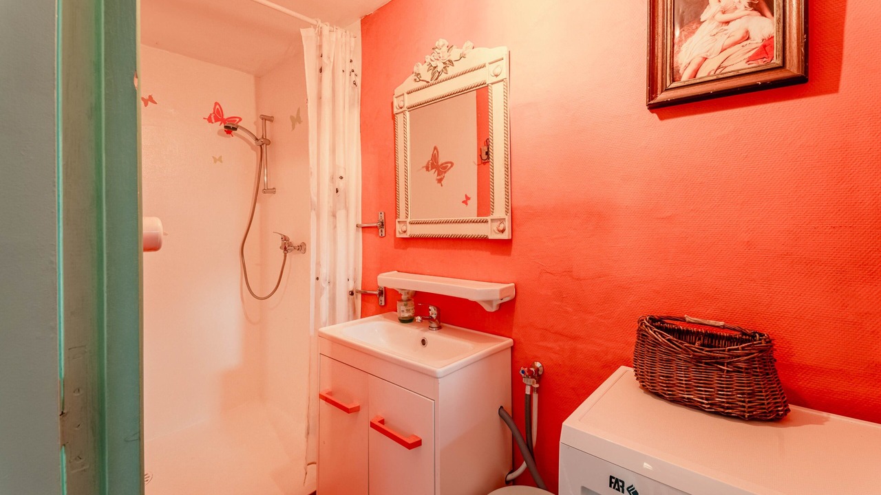 Photo of Bathroom in La Salvetat-sur-Agout