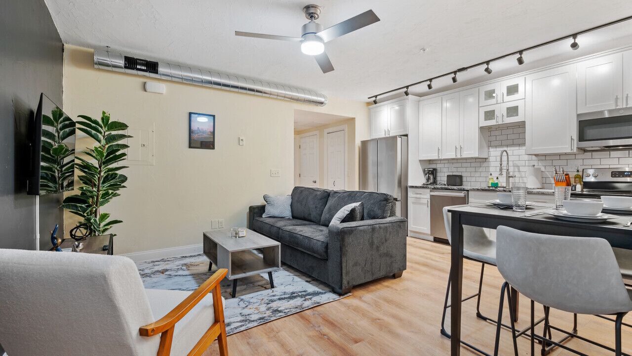 Photo of Livingroom in East Liberty
