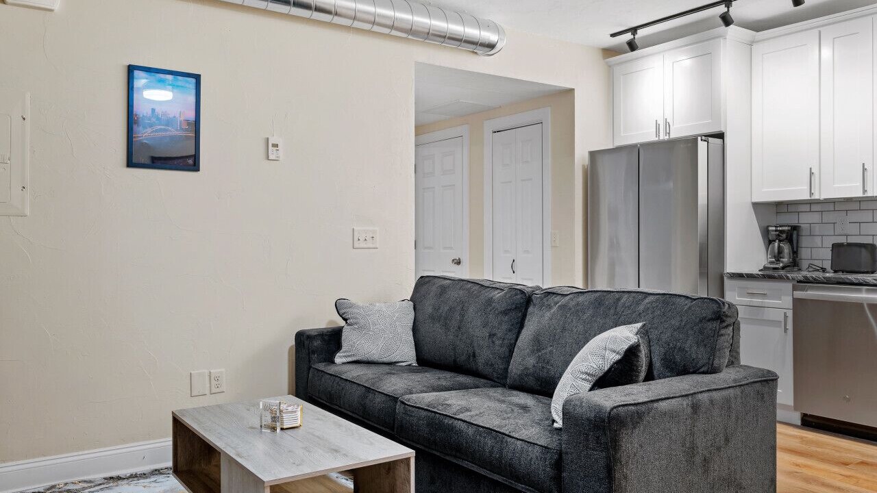 Photo of Livingroom in East Liberty