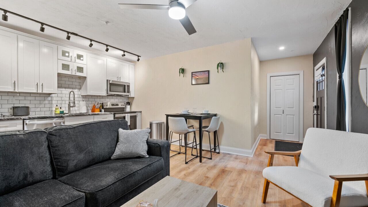 Photo of Livingroom in East Liberty