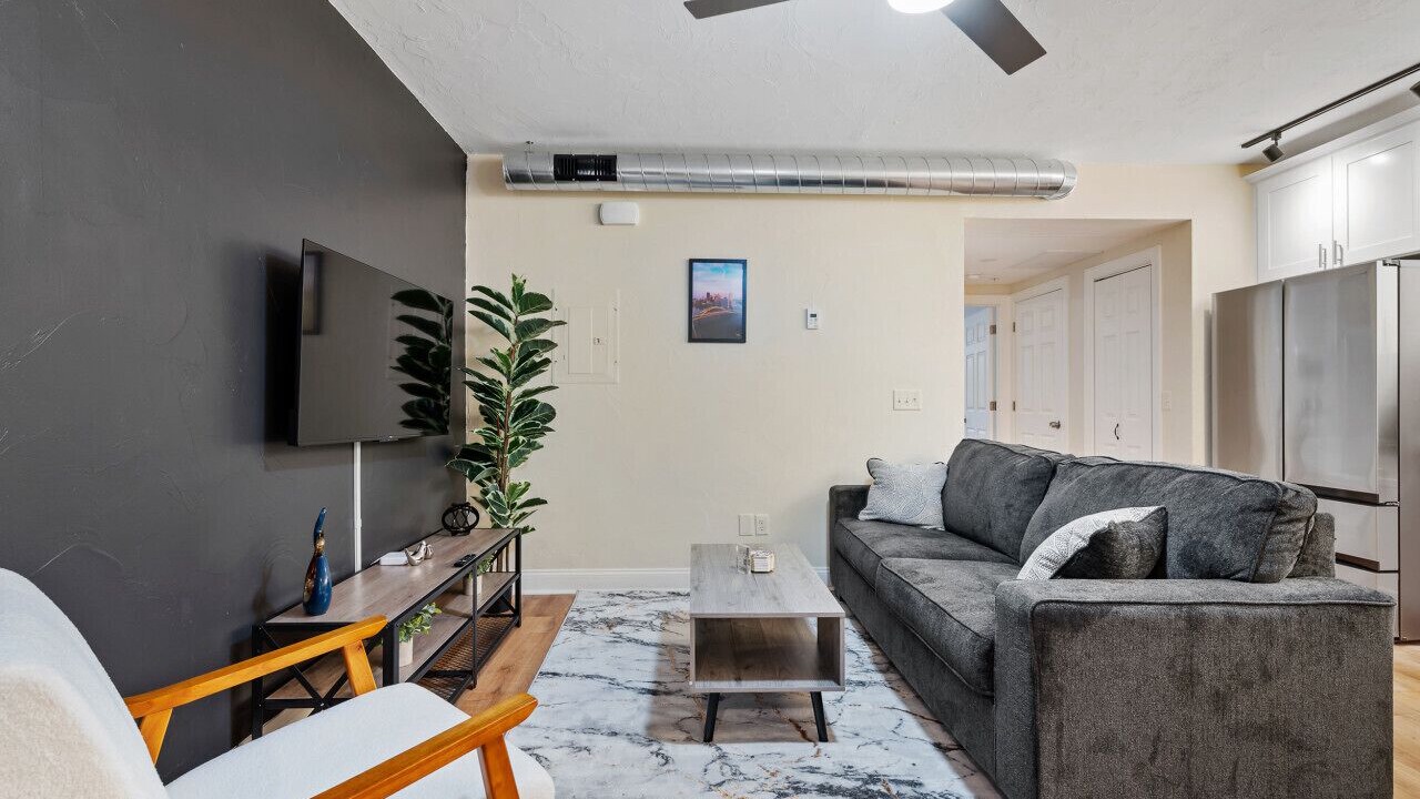 Photo of Livingroom in East Liberty