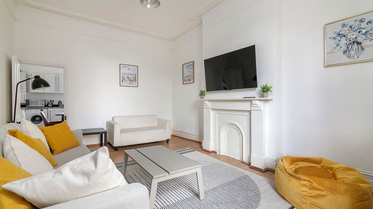 Photo of Livingroom in Brixton