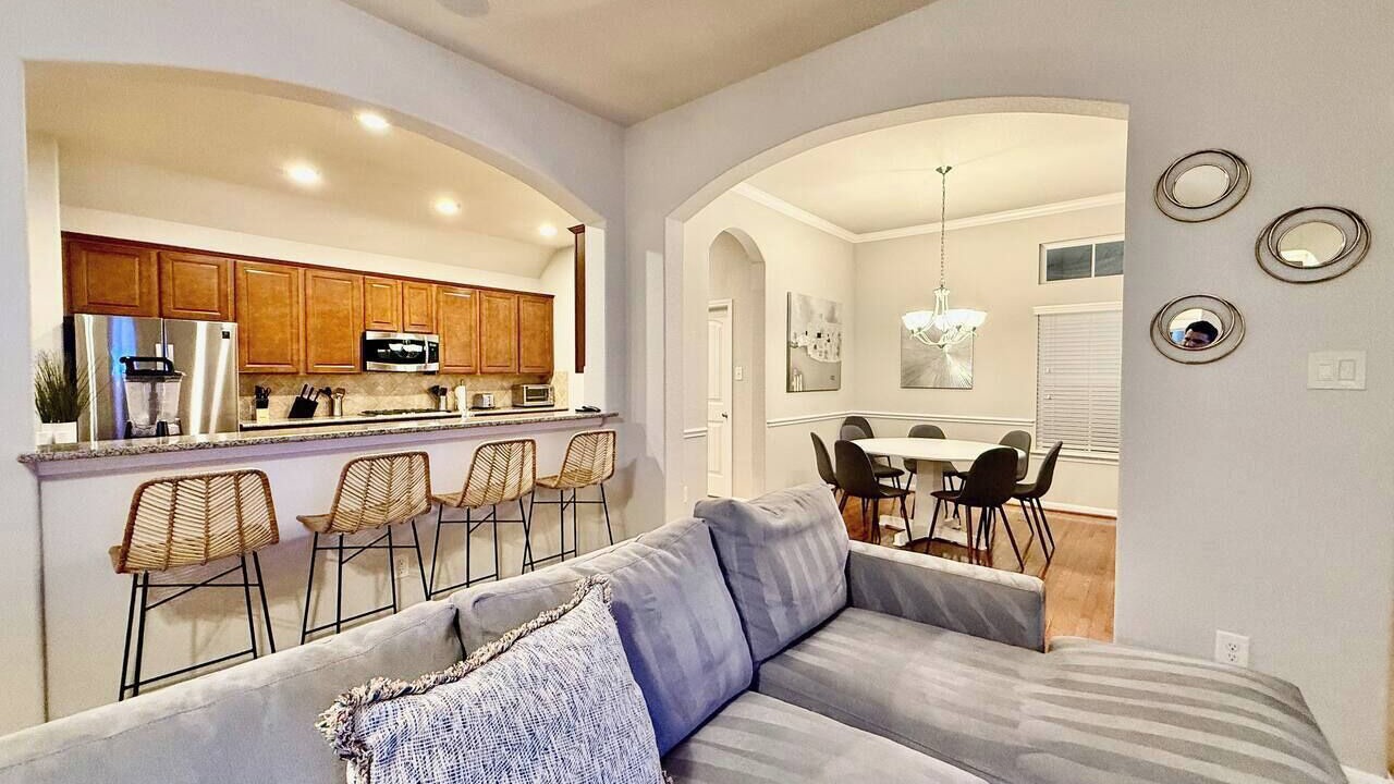 Photo of Livingroom in Spring