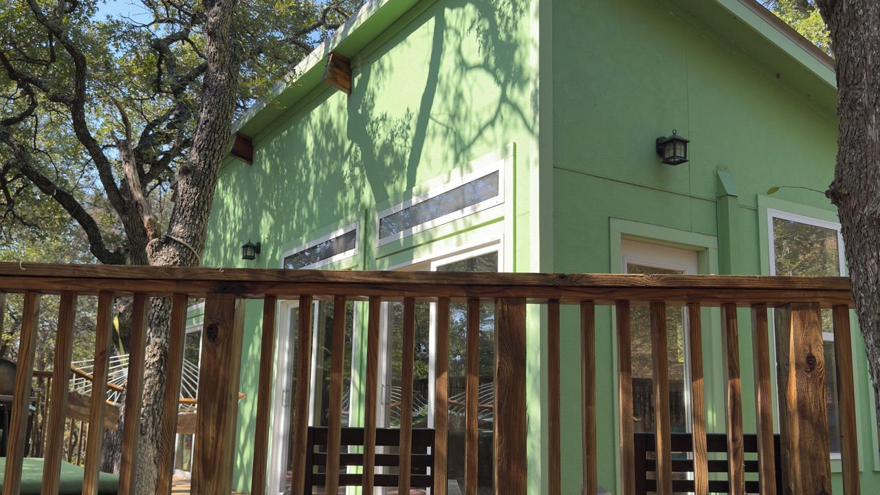 Photo of Patio Balcony in Cross Roads