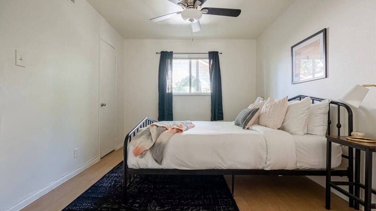 Photo of Bedroom in North University