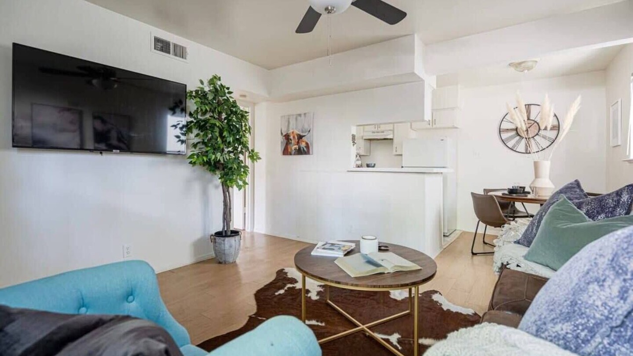 Photo of Livingroom in North University