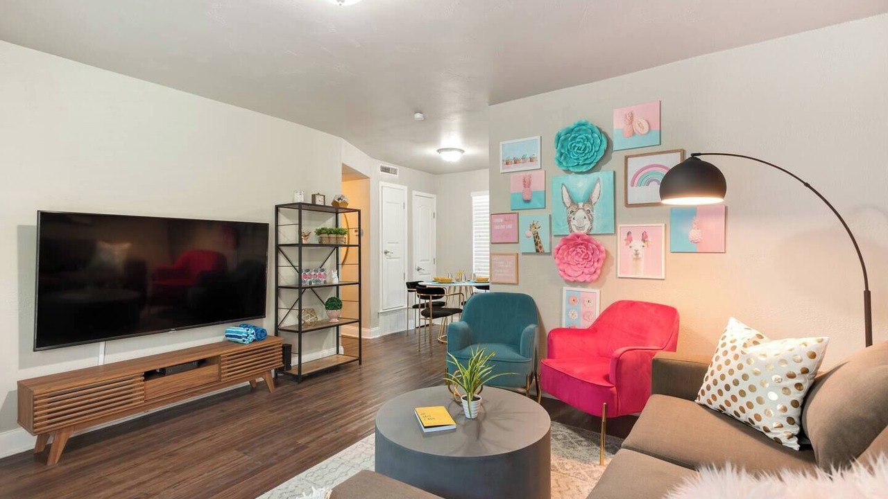 Photo of Livingroom in Oakmont Heights