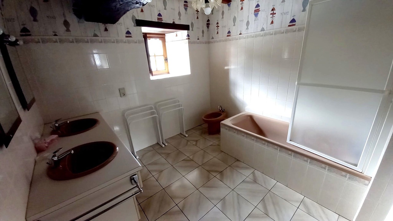 Photo of Bathroom in Baguer-Pican