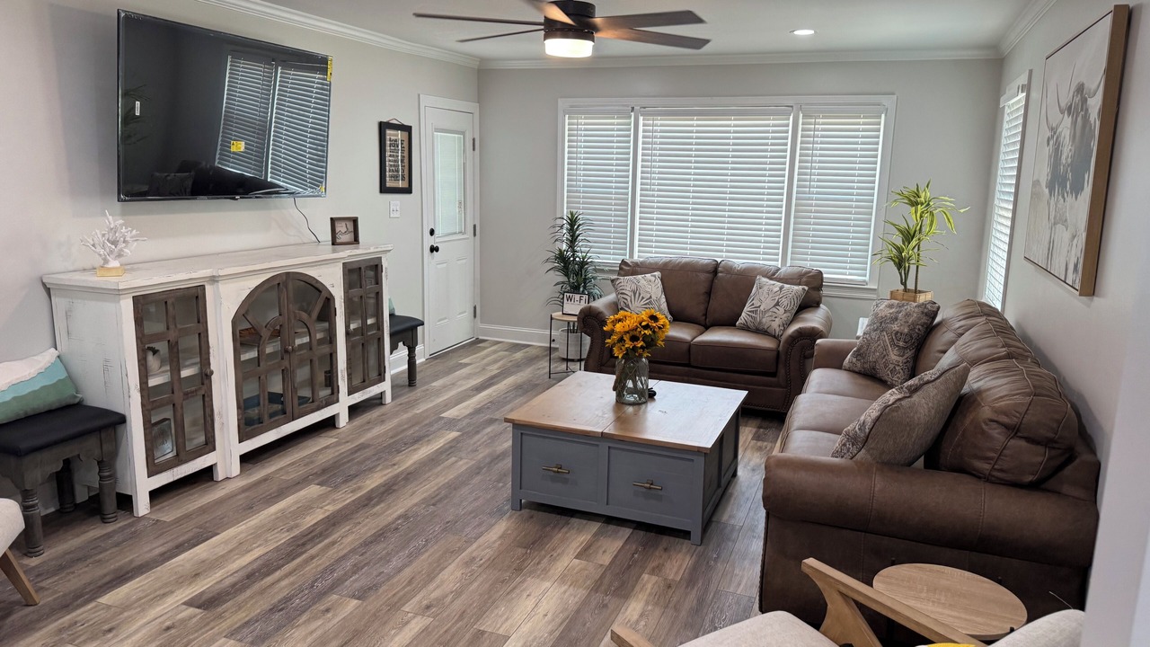 Photo of Livingroom in Rogersville