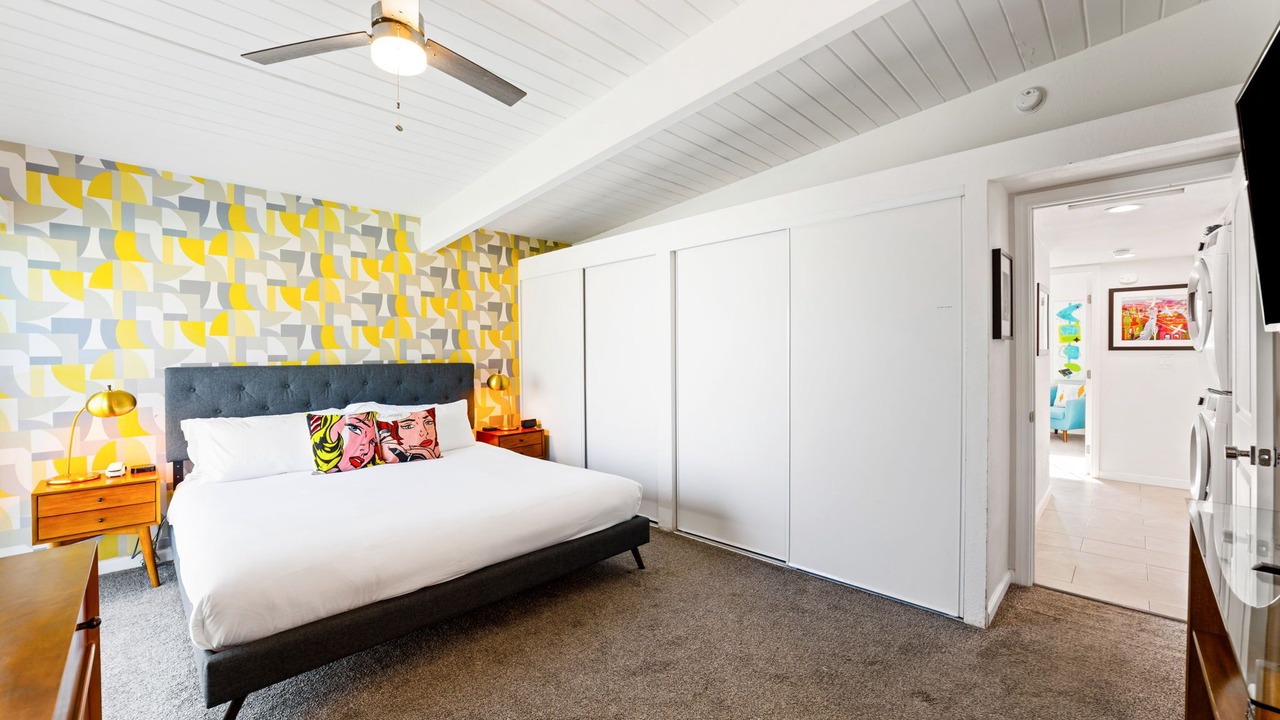 Photo of Bedroom in Racquet Club Estates