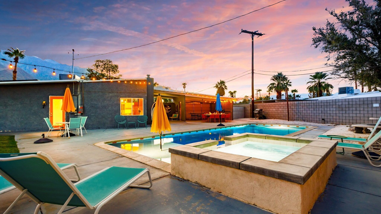 Photo of Outdoor in Racquet Club Estates