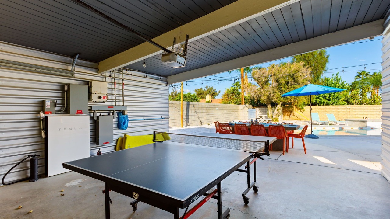 Photo of Outdoor in Racquet Club Estates