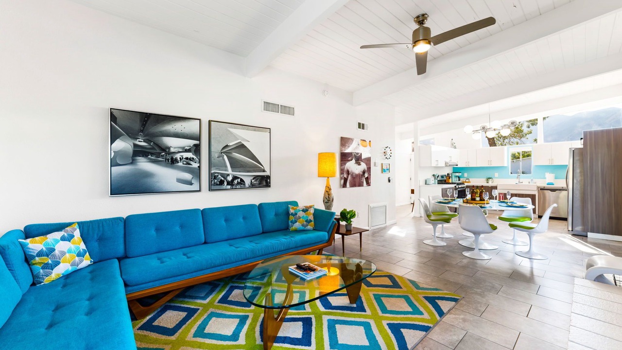 Photo of Livingroom in Racquet Club Estates