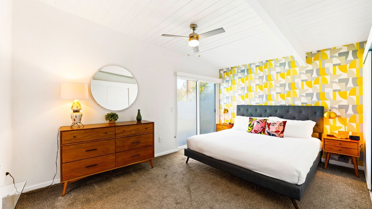 Photo of Bedroom in Racquet Club Estates
